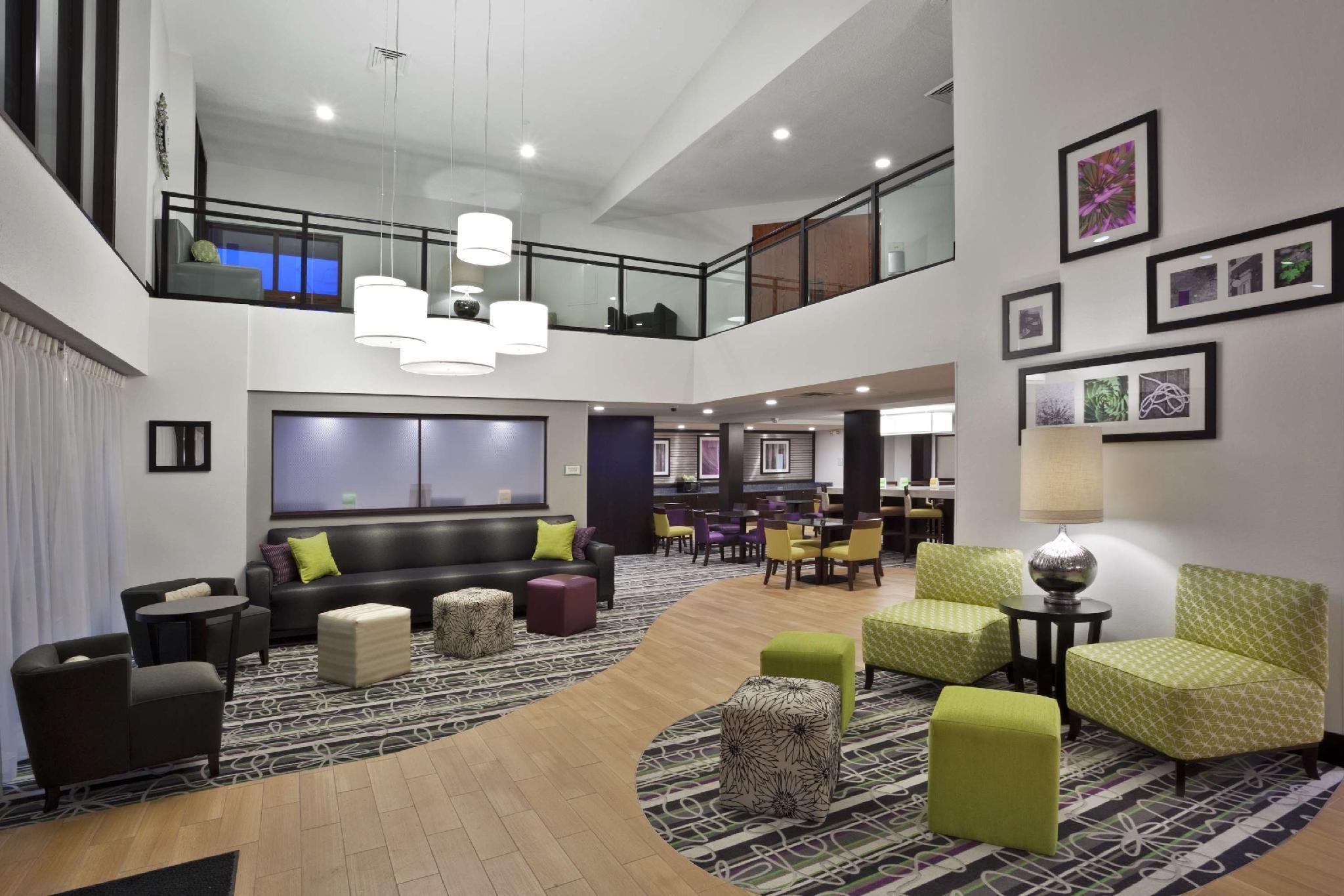La Quinta Inn & Suites By Wyndham Detroit Metro Airport Romulus Ngoại thất bức ảnh